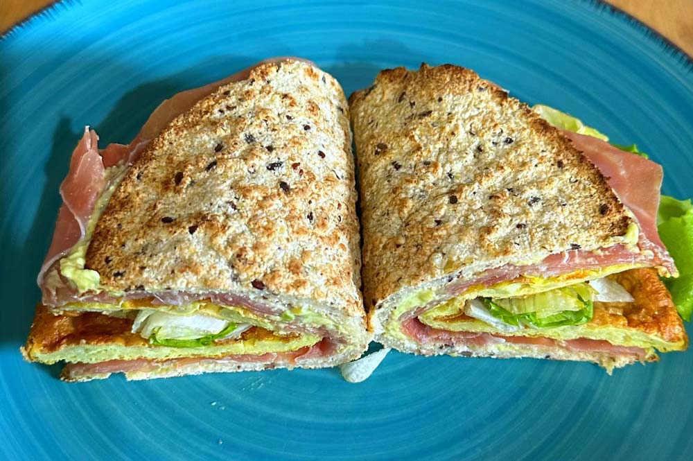 Piadina-chetogenica Piadina chetogenica: l’alternativa per un pranzo chetogenico veloce