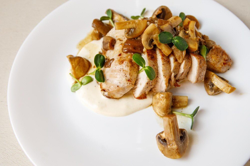 pollo funghi mascarpone e noci